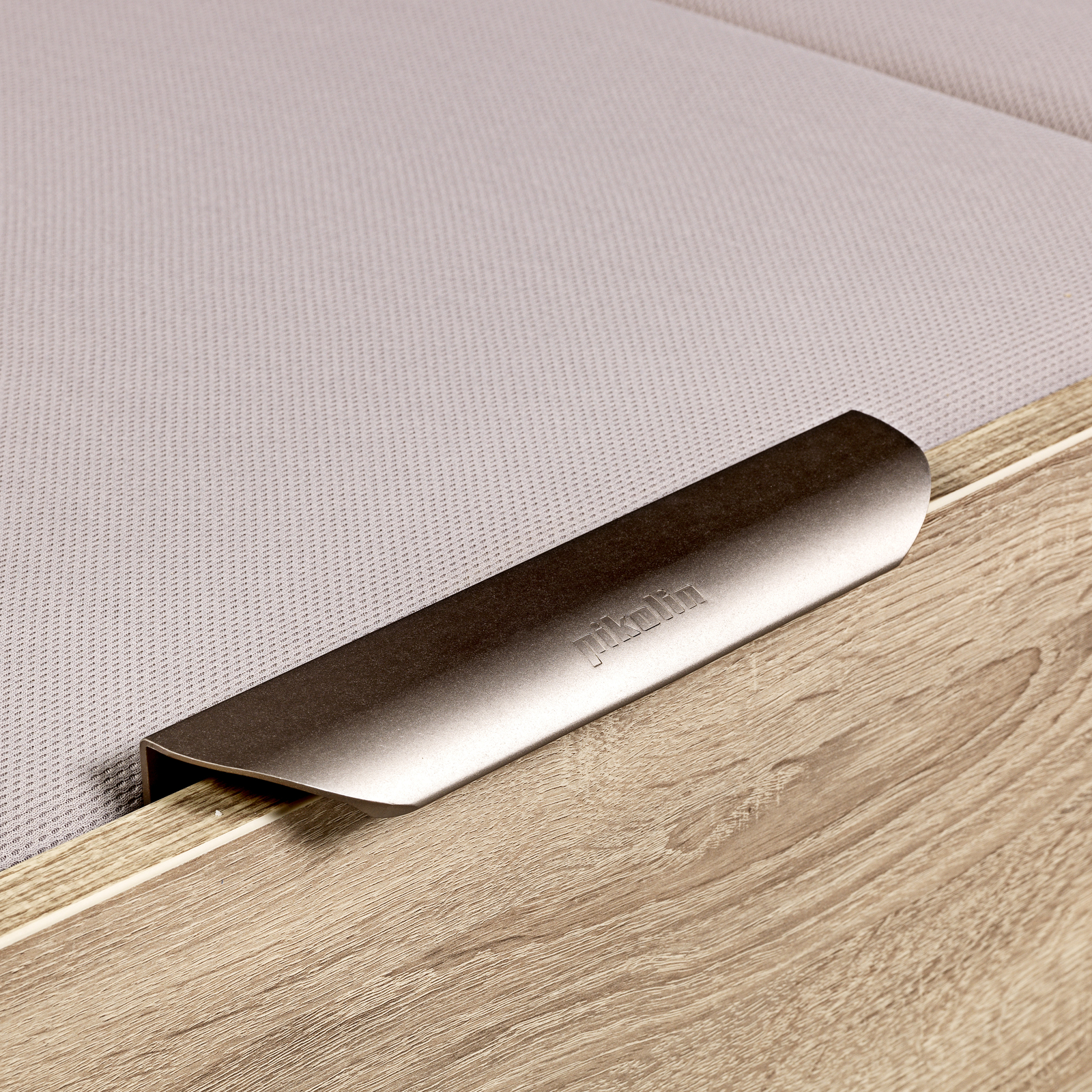 Canapé abatible de madera de tapa doble de color natural DESIGN